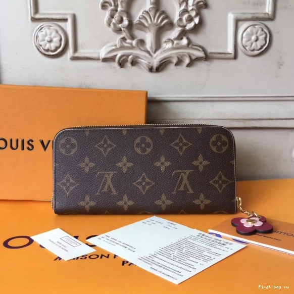 First bag ru Vuitton CHANELEMENCE wallet Louis 0711